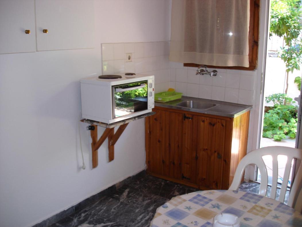 Ilias Appartements Tsaprounis Ellinika  Екстер'єр фото